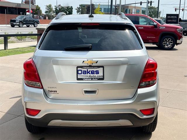 Photo of 2018 Silver Ice Metallic Chevrolet Trax
