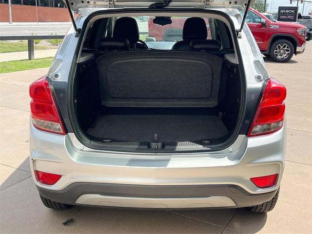 Photo of 2018 Silver Ice Metallic Chevrolet Trax