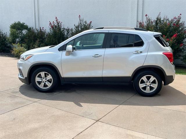 Photo of 2018 Silver Ice Metallic Chevrolet Trax