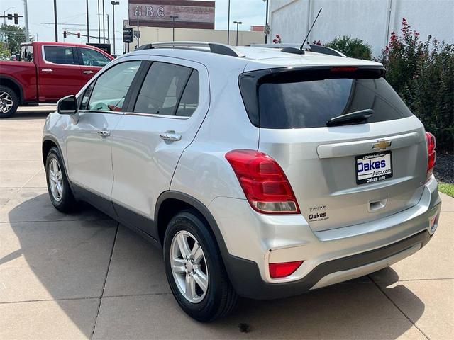 Photo of 2018 Silver Ice Metallic Chevrolet Trax