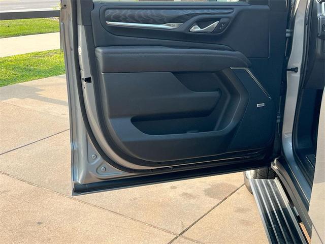 Photo of 2024 Sterling Metallic GMC Yukon XL