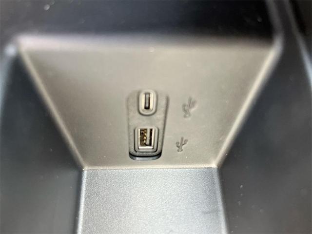 Photo of 2025 Summit White GMC Acadia