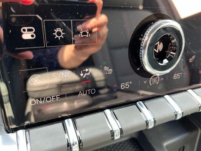 Photo of 2025 Summit White GMC Acadia