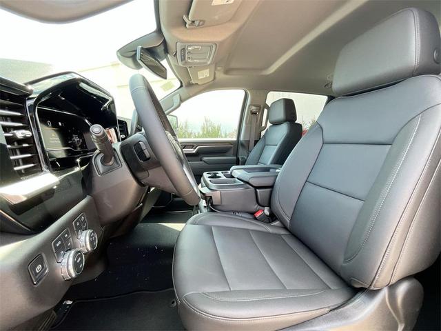 Photo of 2025 Summit White GMC Sierra 2500
