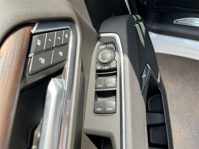 Photo of 2025 Summit White GMC Sierra 2500