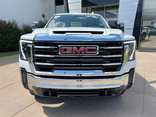 Photo of 2025 Summit White GMC Sierra 2500