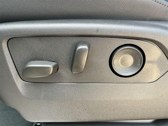 Photo of 2025 Summit White GMC Sierra 2500