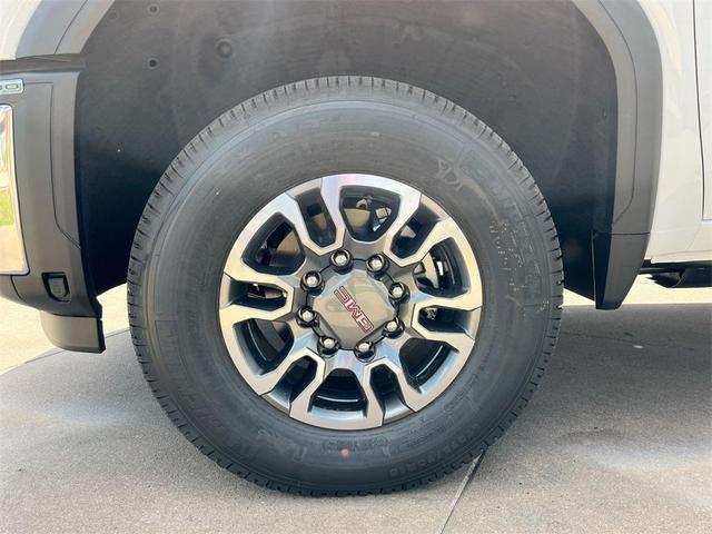 Photo of 2025 Summit White GMC Sierra 2500