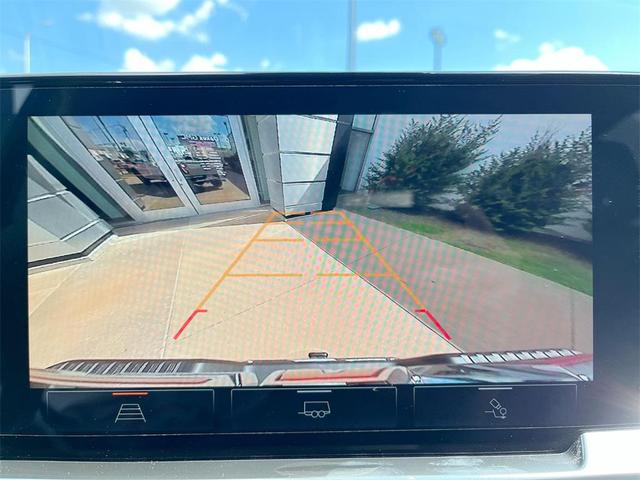 Photo of 2025 Summit White GMC Sierra 2500