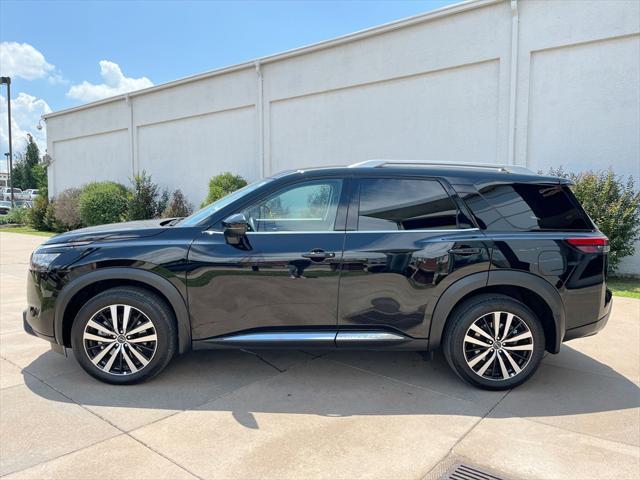 Photo of 2025 Super Black Nissan Pathfinder