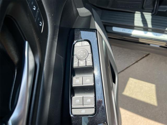 Photo of 2025 Super Black Nissan Pathfinder