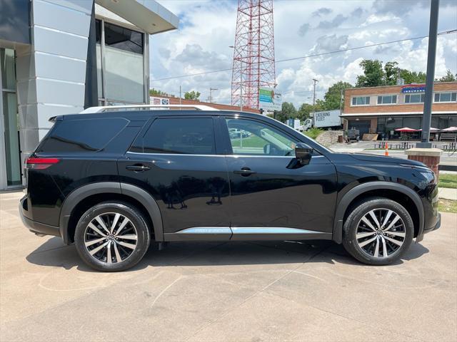 Photo of 2025 Super Black Nissan Pathfinder