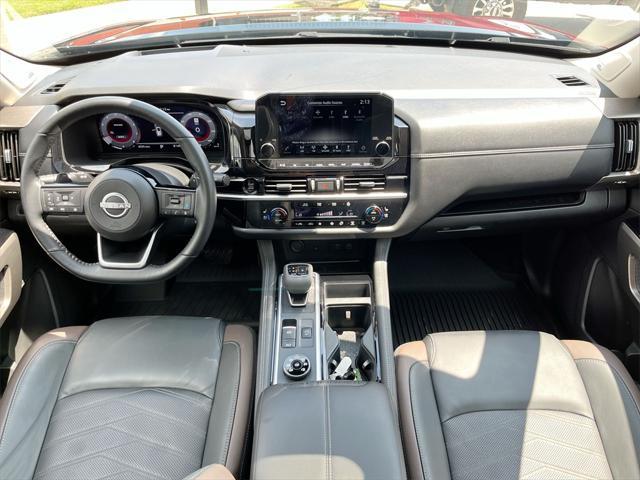 Photo of 2025 Super Black Nissan Pathfinder