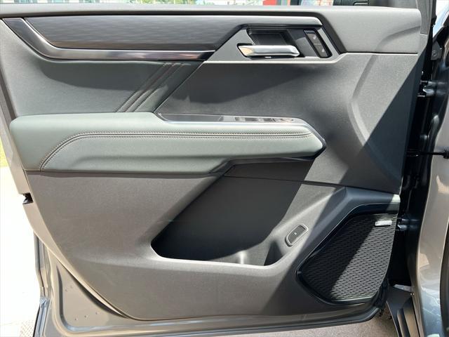 Photo of 2025 Sterling Metallic GMC Acadia