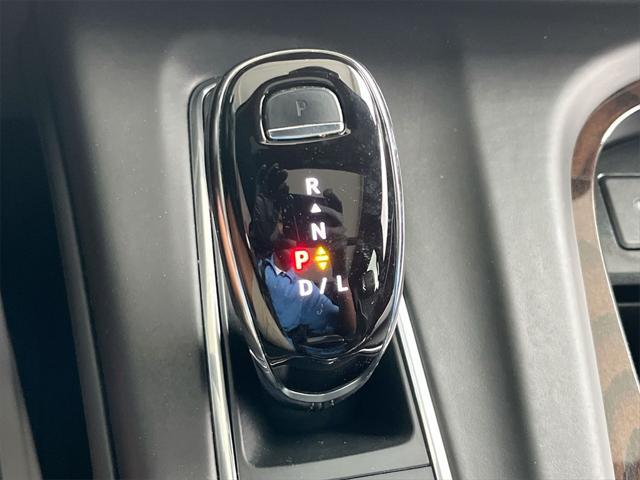 Photo of 2022 Crystal White Tricoat Cadillac Escalade