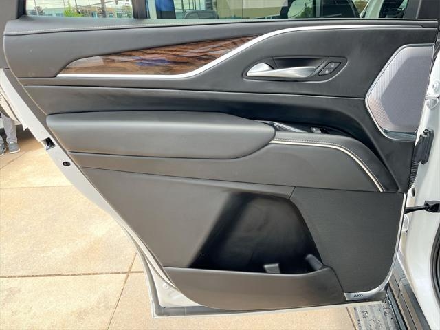 Photo of 2022 Crystal White Tricoat Cadillac Escalade