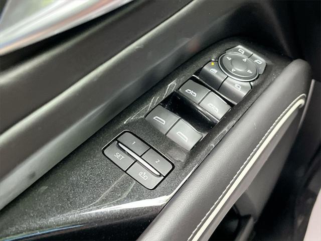 Photo of 2022 Crystal White Tricoat Cadillac Escalade