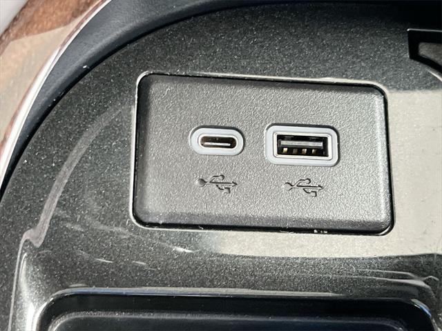 Photo of 2022 Crystal White Tricoat Cadillac Escalade