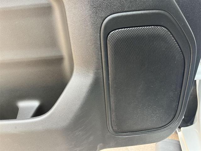 Photo of 2023 Summit White GMC Sierra 2500