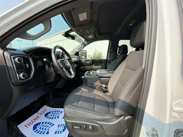 Photo of 2023 Summit White GMC Sierra 2500