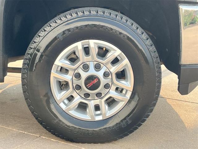 Photo of 2023 Summit White GMC Sierra 2500