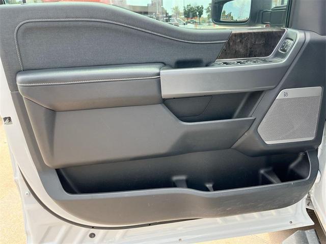 Photo of 2024 Oxford White Ford F-250