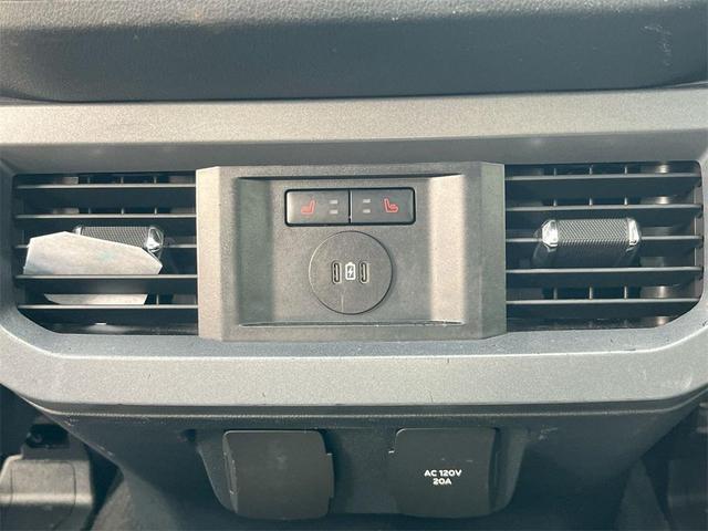 Photo of 2024 Oxford White Ford F-250