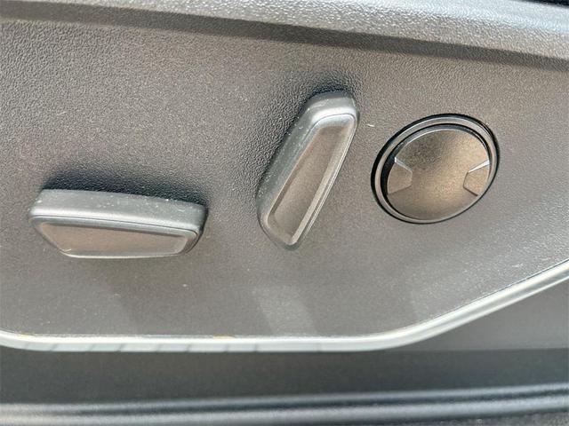 Photo of 2024 Oxford White Ford F-250