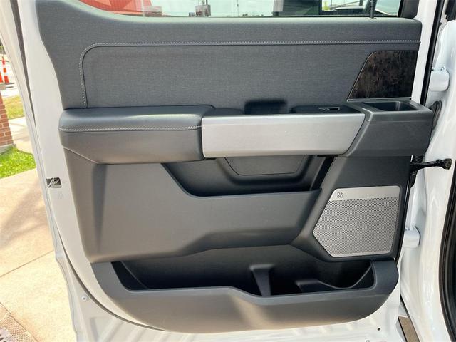 Photo of 2024 Oxford White Ford F-250