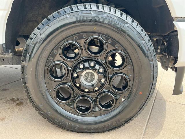 Photo of 2024 Oxford White Ford F-250