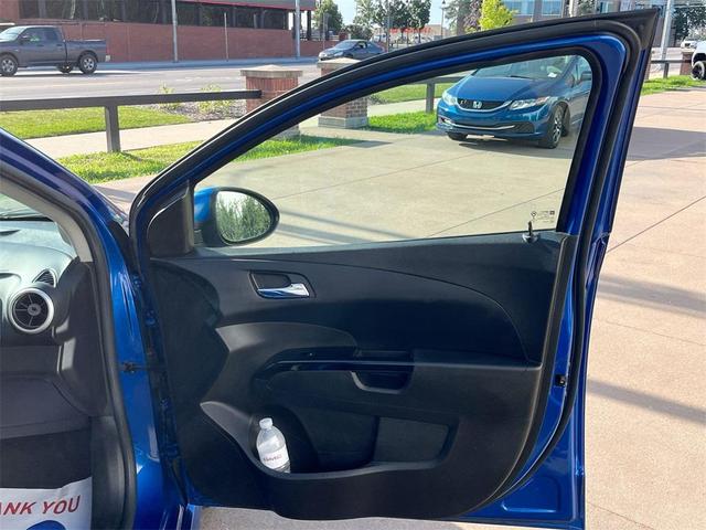 Photo of 2020 Kinetic Blue Metallic Chevrolet Sonic