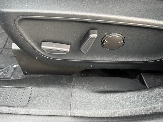 Photo of 2021 Blue Ford Escape