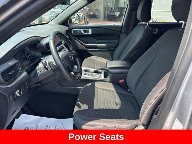 Photo of 2020 Iconic Silver Metallic Ford Explorer