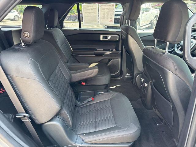 Photo of 2020 Iconic Silver Metallic Ford Explorer