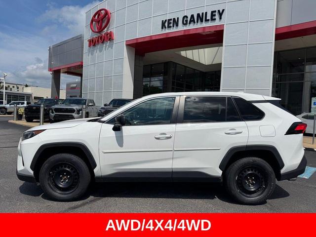 Photo of 2022 White Toyota RAV4