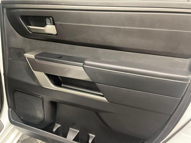 Photo of 2022 White Toyota Tundra