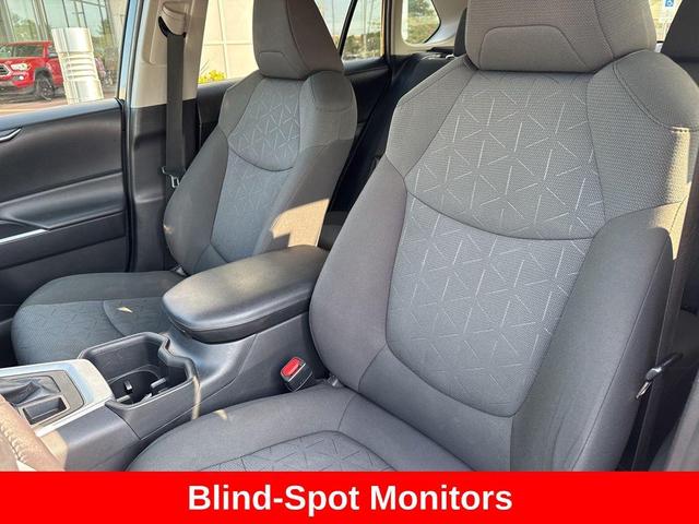 Photo of 2022 Midnight Black Metallic Toyota RAV4