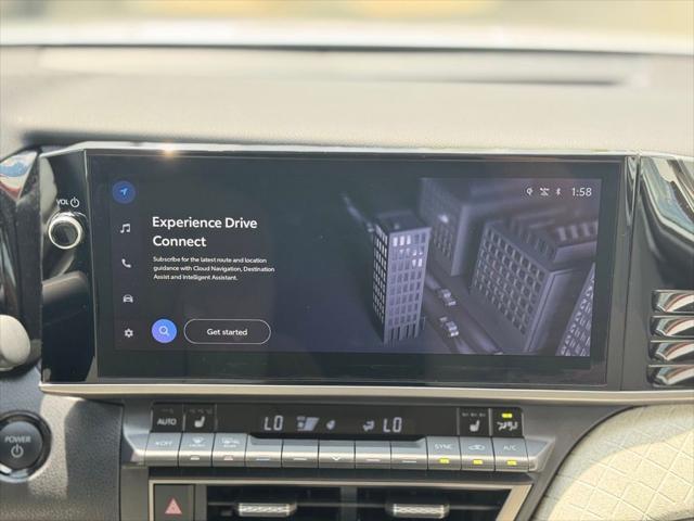 Photo of 2025 Wind Chill Pearl Toyota Camry