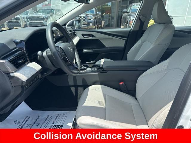 Photo of 2025 Wind Chill Pearl Toyota Camry