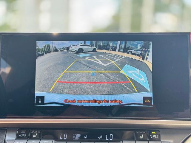 Photo of 2025 Wind Chill Pearl Toyota Camry