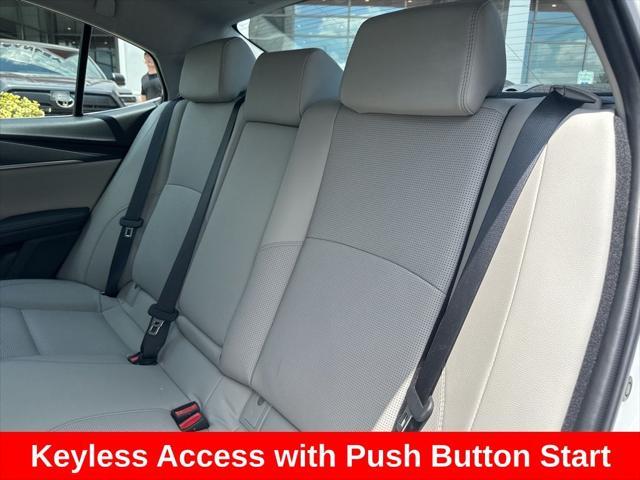 Photo of 2025 Wind Chill Pearl Toyota Camry