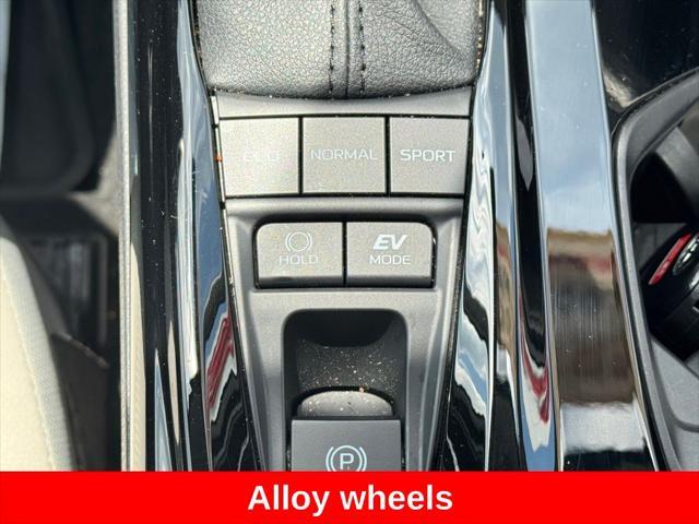 Photo of 2025 Wind Chill Pearl Toyota Camry