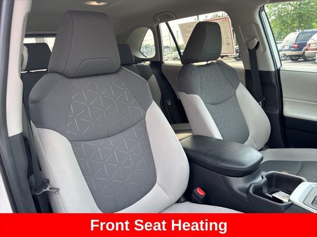 Photo of 2022 White Toyota RAV4 Hybrid