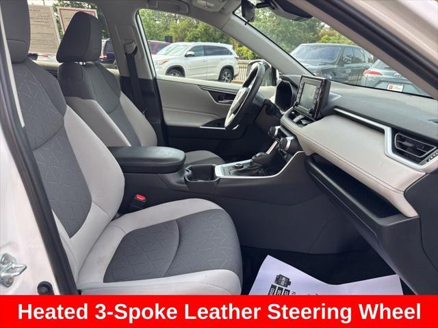 Photo of 2022 White Toyota RAV4 Hybrid