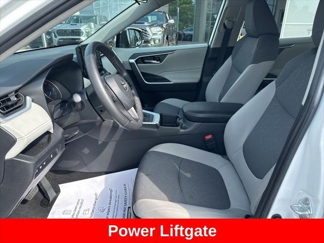Photo of 2022 White Toyota RAV4 Hybrid