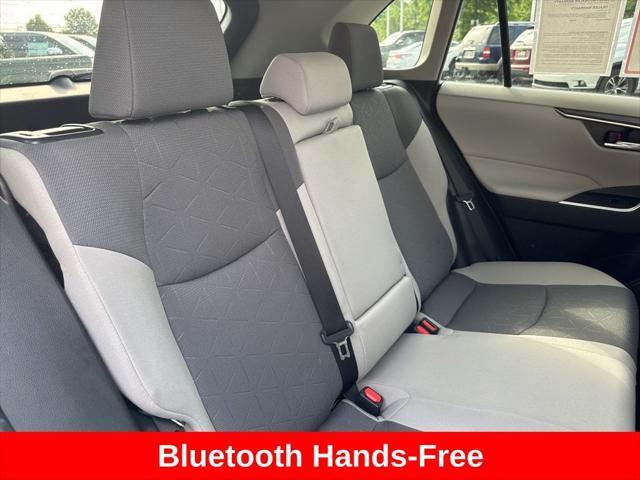 Photo of 2022 White Toyota RAV4 Hybrid