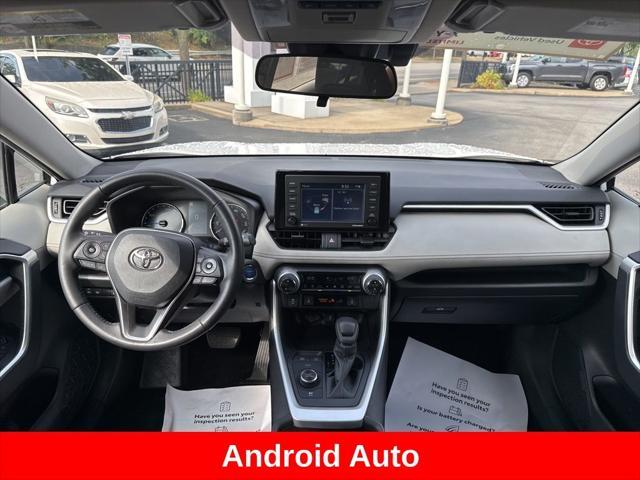 Photo of 2022 White Toyota RAV4 Hybrid