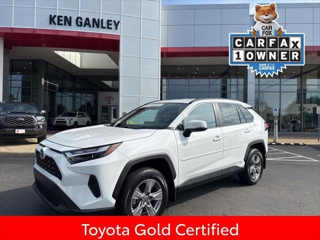Photo of 2022 White Toyota RAV4 Hybrid
