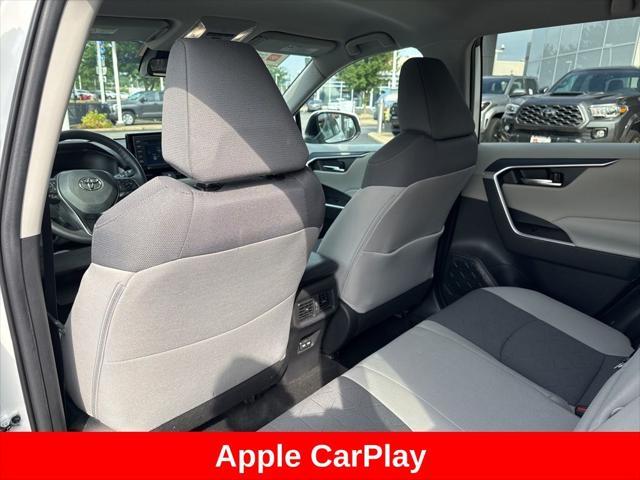 Photo of 2022 White Toyota RAV4 Hybrid