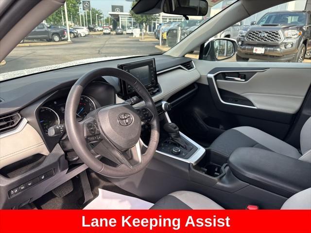 Photo of 2022 White Toyota RAV4 Hybrid